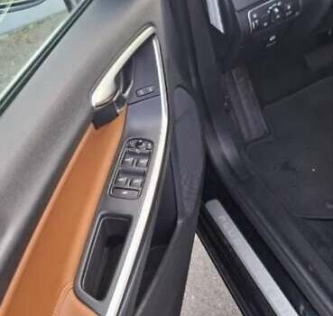 Чорний Вольво B60, об'ємом двигуна 2.4 л та пробігом 315 тис. км за 16400 $, фото 5 на Automoto.ua