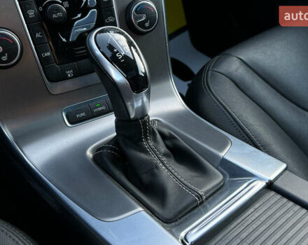 Чорний Вольво B60, об'ємом двигуна 2.4 л та пробігом 273 тис. км за 16900 $, фото 17 на Automoto.ua