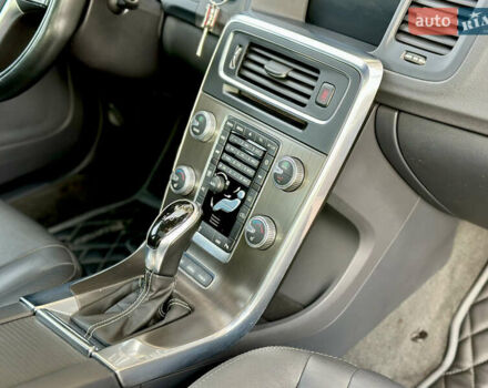 Чорний Вольво B60, об'ємом двигуна 2.4 л та пробігом 230 тис. км за 14990 $, фото 36 на Automoto.ua