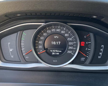 Черный Вольво B60, объемом двигателя 1.97 л и пробегом 252 тыс. км за 13200 $, фото 15 на Automoto.ua