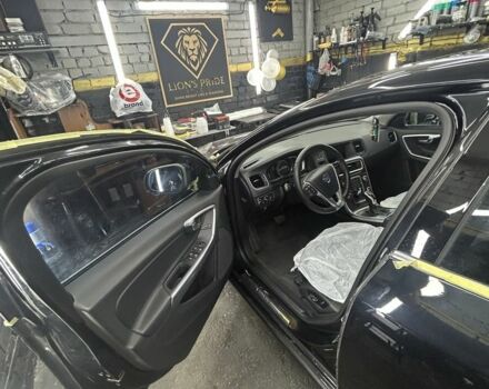 Черный Вольво B60, объемом двигателя 2 л и пробегом 188 тыс. км за 370 $, фото 17 на Automoto.ua