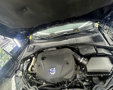 Черный Вольво B60, объемом двигателя 1.9 л и пробегом 188 тыс. км за 15500 $, фото 2 на Automoto.ua