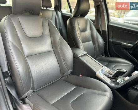 Чорний Вольво B60, об'ємом двигуна 2.4 л та пробігом 230 тис. км за 14990 $, фото 44 на Automoto.ua