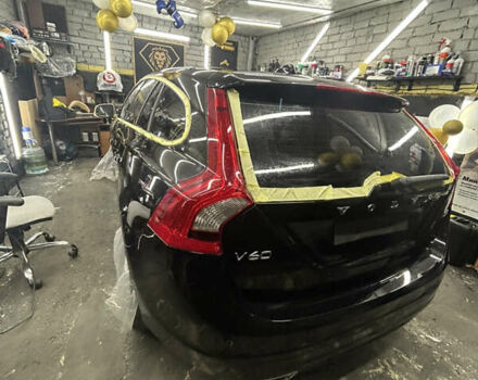 Черный Вольво B60, объемом двигателя 1.97 л и пробегом 261 тыс. км за 15500 $, фото 2 на Automoto.ua