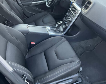 Черный Вольво B60, объемом двигателя 2.4 л и пробегом 235 тыс. км за 15290 $, фото 30 на Automoto.ua