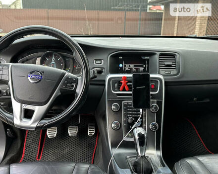 Чорний Вольво B60, об'ємом двигуна 2 л та пробігом 220 тис. км за 11700 $, фото 6 на Automoto.ua