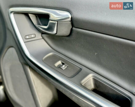 Чорний Вольво B60, об'ємом двигуна 2.4 л та пробігом 230 тис. км за 14990 $, фото 32 на Automoto.ua