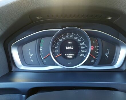 Черный Вольво B60, объемом двигателя 0 л и пробегом 200 тыс. км за 12900 $, фото 6 на Automoto.ua