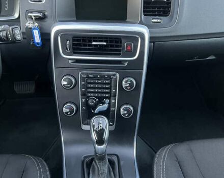 Черный Вольво B60, объемом двигателя 2.4 л и пробегом 235 тыс. км за 15290 $, фото 19 на Automoto.ua