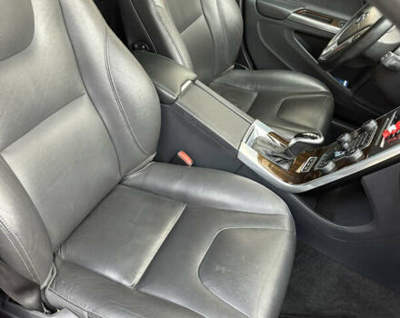 Черный Вольво B60, объемом двигателя 2.4 л и пробегом 340 тыс. км за 12300 $, фото 6 на Automoto.ua