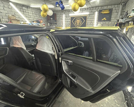 Черный Вольво B60, объемом двигателя 1.97 л и пробегом 261 тыс. км за 15500 $, фото 6 на Automoto.ua