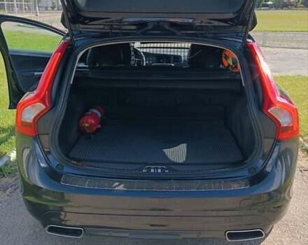 Вольво B60 2014 у Житомирі на Automoto.ua Чорний Вольво B60, об'ємом двигуна 2 л та пробігом 350 тис. км за 12899 $, фото 10 на Automoto.ua