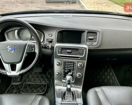 Чорний Вольво B60, об'ємом двигуна 2.4 л та пробігом 230 тис. км за 14990 $, фото 27 на Automoto.ua