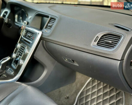 Чорний Вольво B60, об'ємом двигуна 2.4 л та пробігом 230 тис. км за 14990 $, фото 34 на Automoto.ua