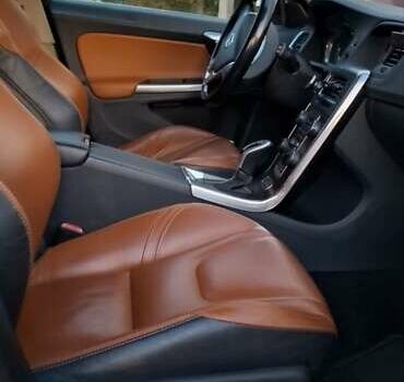 Чорний Вольво B60, об'ємом двигуна 2.4 л та пробігом 315 тис. км за 16400 $, фото 7 на Automoto.ua