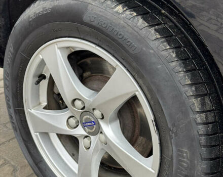 Черный Вольво B60, объемом двигателя 1.56 л и пробегом 246 тыс. км за 13800 $, фото 21 на Automoto.ua