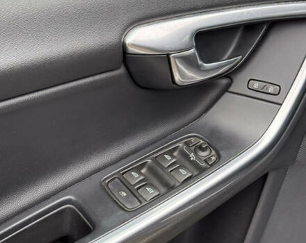 Черный Вольво B60, объемом двигателя 1.56 л и пробегом 246 тыс. км за 13800 $, фото 27 на Automoto.ua