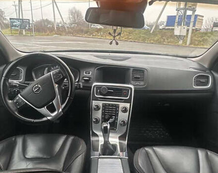 Черный Вольво B60, объемом двигателя 1.99 л и пробегом 212 тыс. км за 11800 $, фото 8 на Automoto.ua