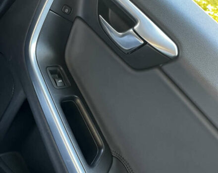 Чорний Вольво B60, об'ємом двигуна 1.97 л та пробігом 224 тис. км за 12800 $, фото 16 на Automoto.ua