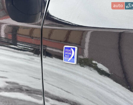 Черный Вольво B60, объемом двигателя 1.6 л и пробегом 246 тыс. км за 12700 $, фото 22 на Automoto.ua