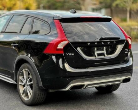 Черный Вольво B60, объемом двигателя 2.5 л и пробегом 78 тыс. км за 5300 $, фото 3 на Automoto.ua