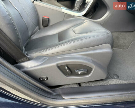 Черный Вольво B60, объемом двигателя 2 л и пробегом 148 тыс. км за 12200 $, фото 60 на Automoto.ua