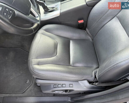 Черный Вольво B60, объемом двигателя 2 л и пробегом 148 тыс. км за 12200 $, фото 33 на Automoto.ua