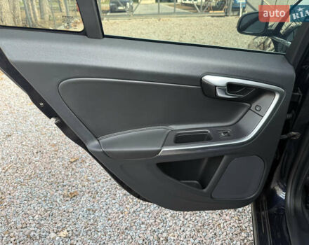 Черный Вольво B60, объемом двигателя 2 л и пробегом 148 тыс. км за 12200 $, фото 42 на Automoto.ua