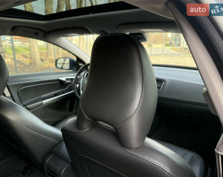 Черный Вольво B60, объемом двигателя 2 л и пробегом 148 тыс. км за 12200 $, фото 54 на Automoto.ua