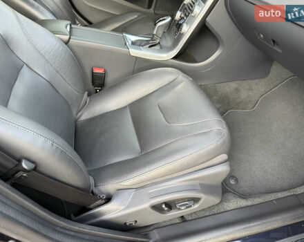 Черный Вольво B60, объемом двигателя 2 л и пробегом 148 тыс. км за 12200 $, фото 61 на Automoto.ua