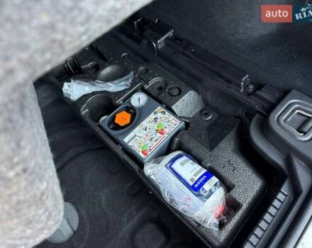 Черный Вольво B60, объемом двигателя 2 л и пробегом 255 тыс. км за 20999 $, фото 73 на Automoto.ua