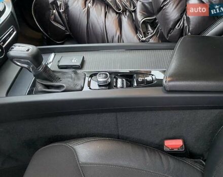 Черный Вольво B60, объемом двигателя 1.97 л и пробегом 220 тыс. км за 23790 $, фото 18 на Automoto.ua