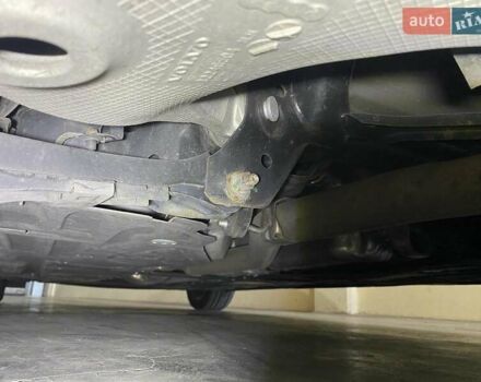 Черный Вольво B60, объемом двигателя 1.97 л и пробегом 220 тыс. км за 23790 $, фото 19 на Automoto.ua