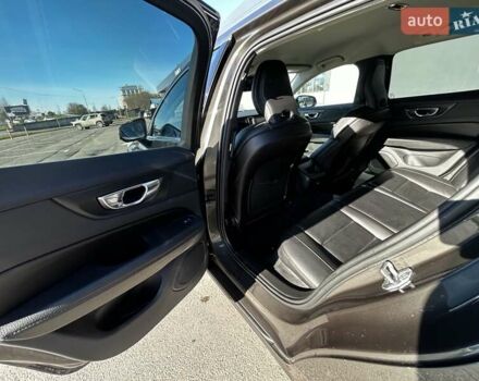 Черный Вольво B60, объемом двигателя 1.97 л и пробегом 239 тыс. км за 22800 $, фото 16 на Automoto.ua