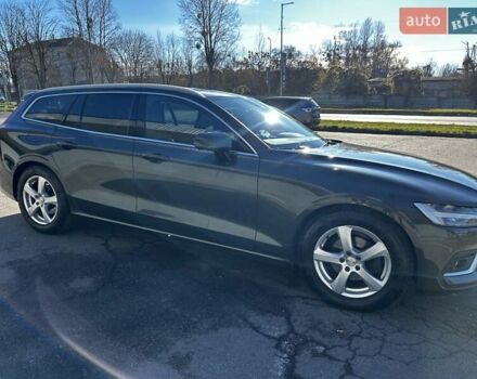 Черный Вольво B60, объемом двигателя 1.97 л и пробегом 239 тыс. км за 22800 $, фото 2 на Automoto.ua