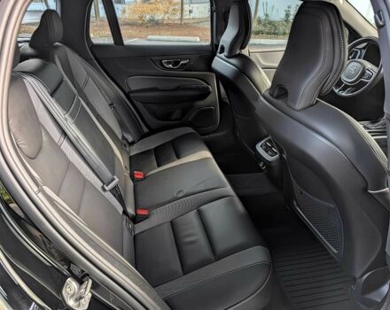 Черный Вольво B60, объемом двигателя 2 л и пробегом 35 тыс. км за 5500 $, фото 13 на Automoto.ua