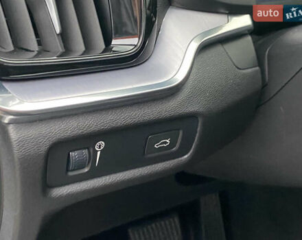 Черный Вольво B60, объемом двигателя 1.97 л и пробегом 106 тыс. км за 23999 $, фото 17 на Automoto.ua