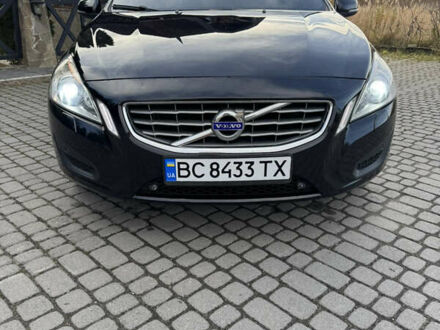 Черный Вольво B60, объемом двигателя 1.98 л и пробегом 334 тыс. км за 11777 $, фото 1 на Automoto.ua