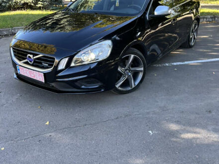 Черный Вольво B60, объемом двигателя 2.4 л и пробегом 179 тыс. км за 13600 $, фото 1 на Automoto.ua