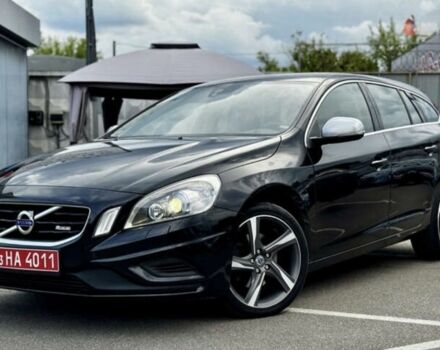Черный Вольво B60, объемом двигателя 2 л и пробегом 325 тыс. км за 12500 $, фото 1 на Automoto.ua