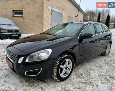 Черный Вольво B60, объемом двигателя 1.6 л и пробегом 217 тыс. км за 8999 $, фото 1 на Automoto.ua