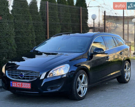 Черный Вольво B60, объемом двигателя 1.56 л и пробегом 275 тыс. км за 9999 $, фото 1 на Automoto.ua