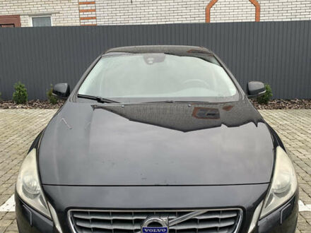 Черный Вольво B60, объемом двигателя 1.98 л и пробегом 228 тыс. км за 12500 $, фото 1 на Automoto.ua