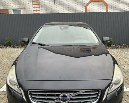 Черный Вольво B60, объемом двигателя 1.98 л и пробегом 228 тыс. км за 12500 $, фото 1 на Automoto.ua