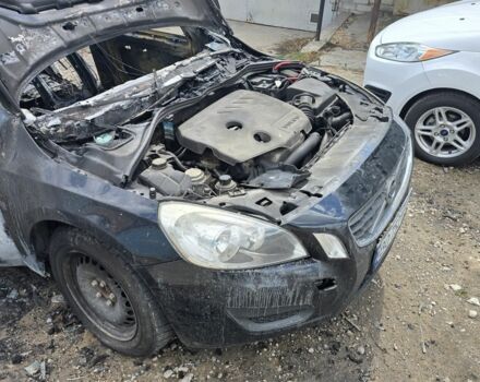 Чорний Вольво B60, об'ємом двигуна 1.6 л та пробігом 260 тис. км за 3500 $, фото 1 на Automoto.ua