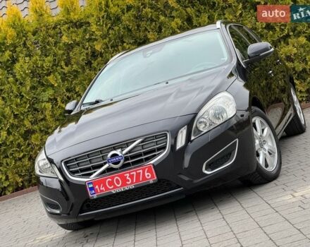 Черный Вольво B60, объемом двигателя 1.6 л и пробегом 207 тыс. км за 10799 $, фото 1 на Automoto.ua