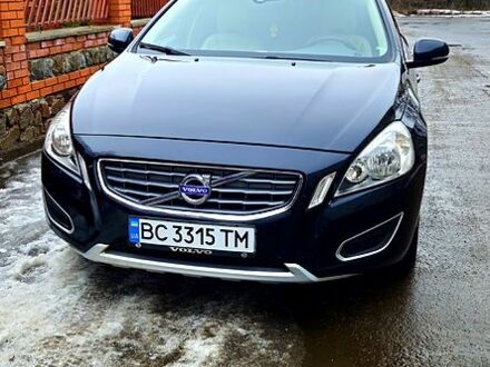 Черный Вольво B60, объемом двигателя 1.6 л и пробегом 22100 тыс. км за 12900 $, фото 1 на Automoto.ua