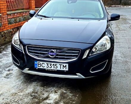 Черный Вольво B60, объемом двигателя 1.6 л и пробегом 22100 тыс. км за 12900 $, фото 1 на Automoto.ua