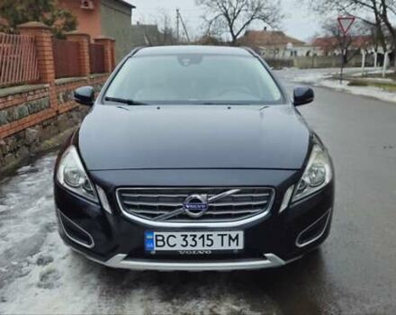 Черный Вольво B60, объемом двигателя 1.56 л и пробегом 221 тыс. км за 12900 $, фото 1 на Automoto.ua