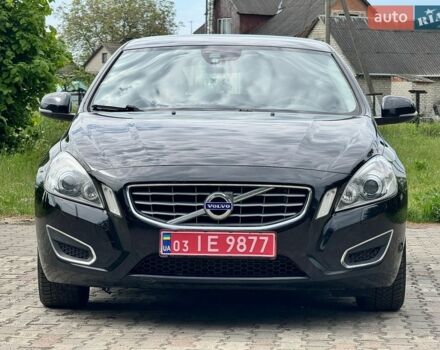 Чорний Вольво B60, об'ємом двигуна 1.6 л та пробігом 243 тис. км за 8800 $, фото 1 на Automoto.ua